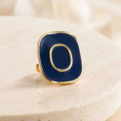 Anillo azul marino con acabado dorado
