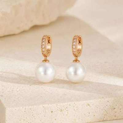 Pendientes de aro rosado con perlas