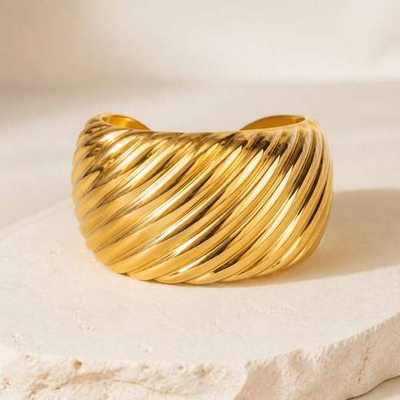 Anillo acanalado dorado