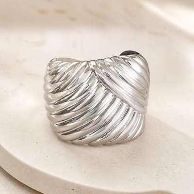 Anillo acanalado plateado