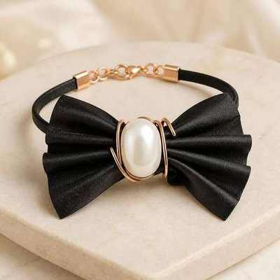Pulsera de lazo negro con perla