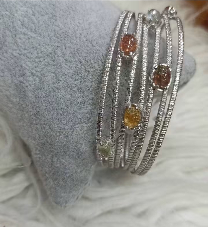 Pulsera plateada multivuelta
